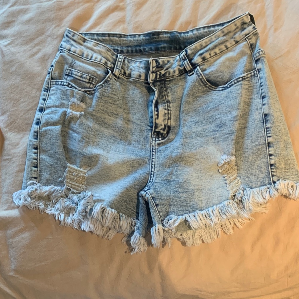 Distressed Denim Frayed Hem Women Shorts